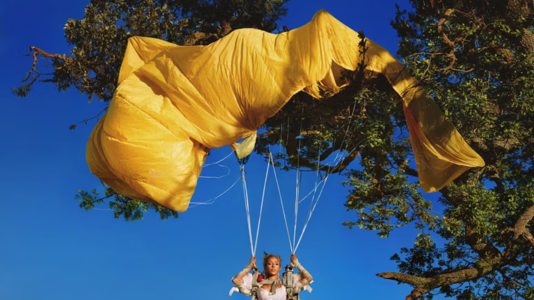 Doja Cat Vie: Revival of ’80s Pop & Retro Romance